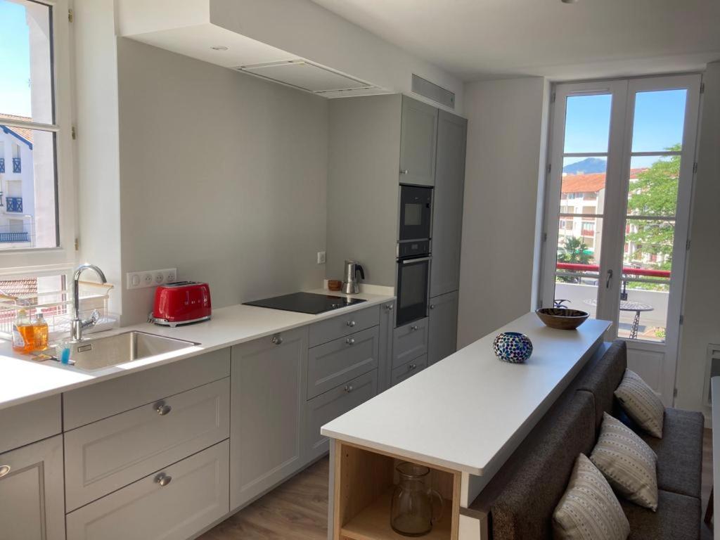 Superbe Appartement T3 Au Centre Plage .Parking Hendaya Exterior foto