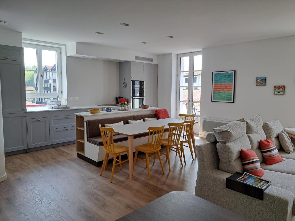 Superbe Appartement T3 Au Centre Plage .Parking Hendaya Exterior foto